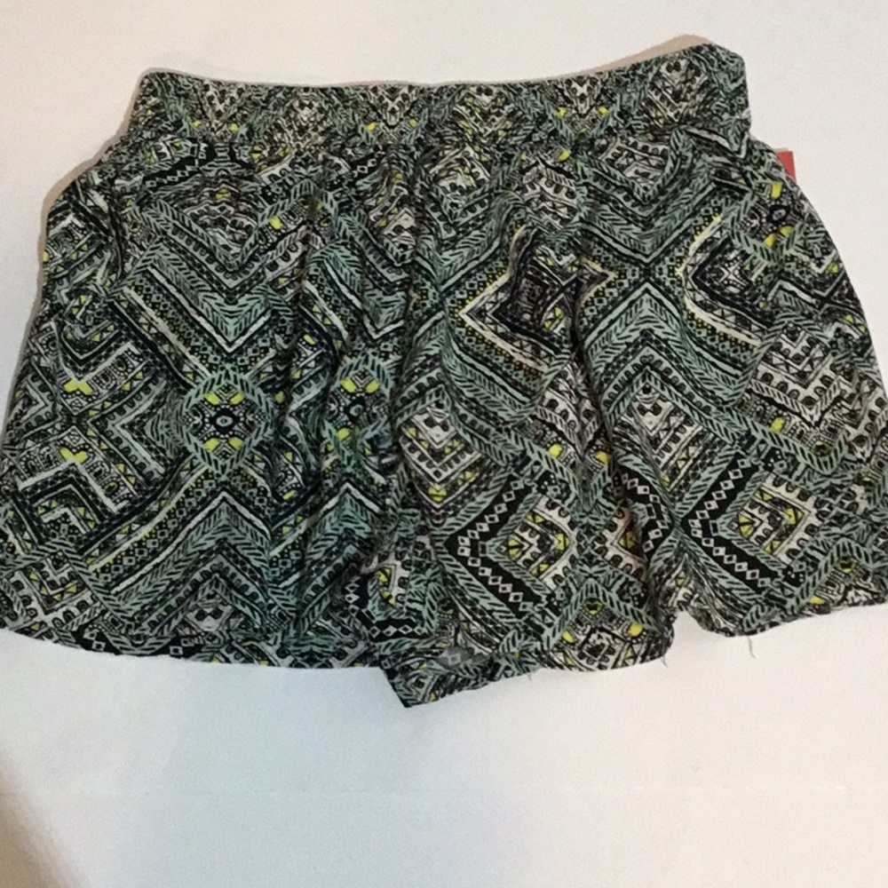Mossimo paisley shorts,🆕elastic waist, side pockets, roomy legs. Med 2 1/2” rise